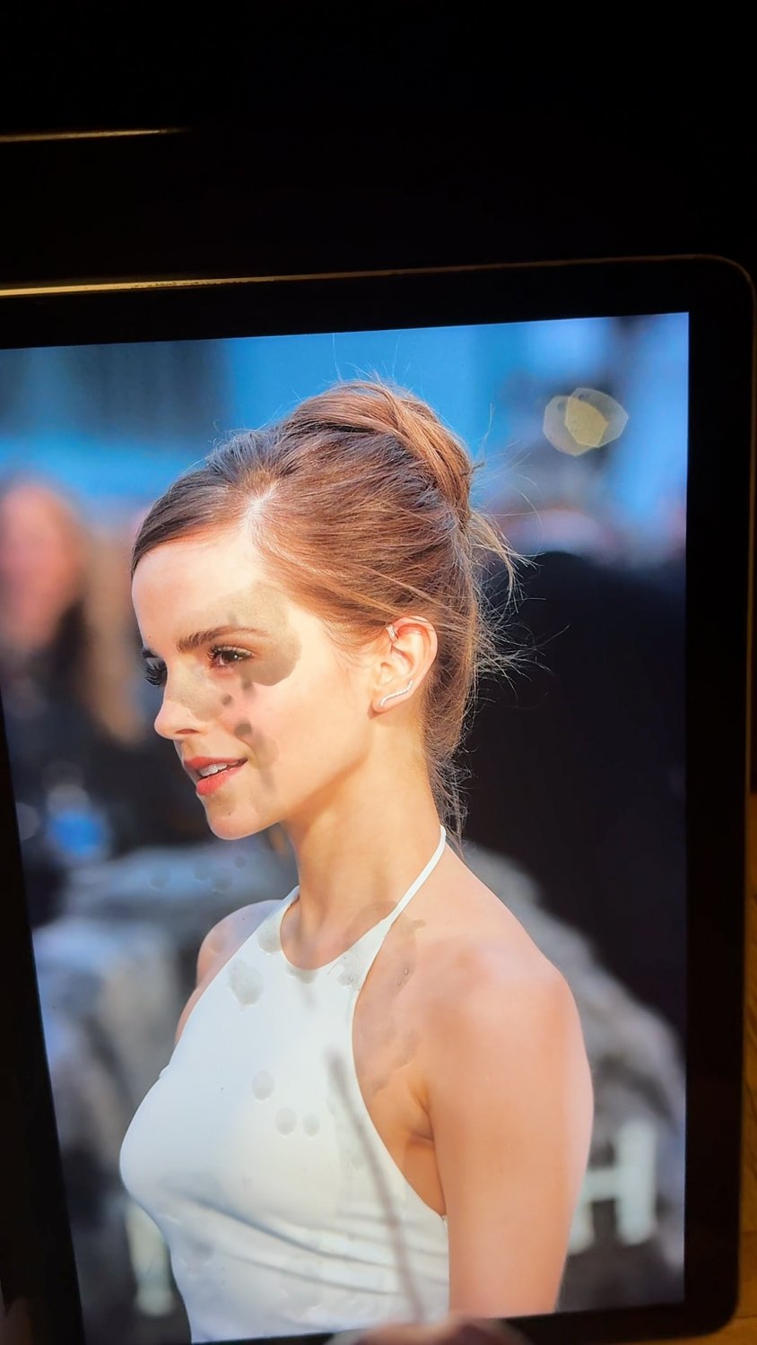 2cTaS4lH Emma Watson Cum Tribute 004 02.jpg